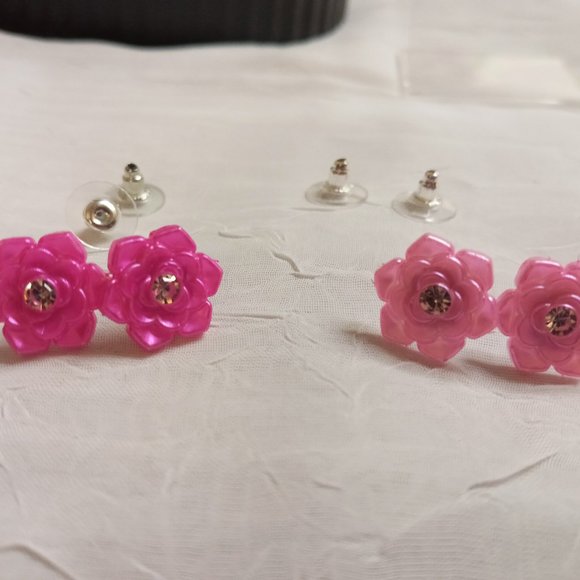 Two Pair Handmade Hand Crafted Glued Resin Flower Stud Earrings Jewelry #50 - Picture 11 of 13